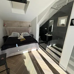 Luxury Martinis With Pool Apartment Split